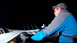 Кто ищет- тот всегда найдет! Бешеный клёв! Рыбалка на сазана с лодки!