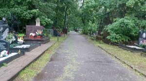 В пятницу на кладбище. Санкт-Петербург