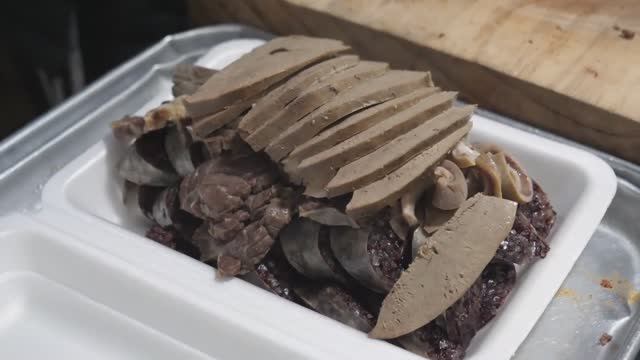 Сдалась с потрохами! ТОП 3 _ Корейская уличная еда смотреть онлайн