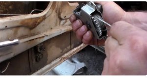 Замена стеклоподъемника ваз 2101 ,как нового так и запутанного.