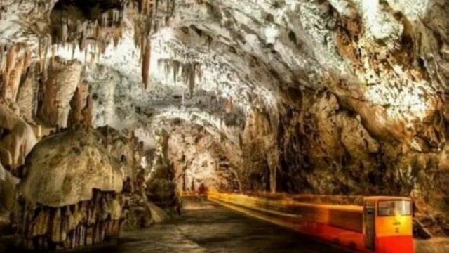 Пещера-достопримечательность