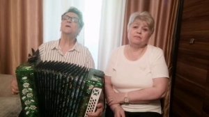 ,,напишу на песке твое имя ,,автор слов Л Нефедова муз.Ю.Старцев исп.Валентина  К Татьяна Г