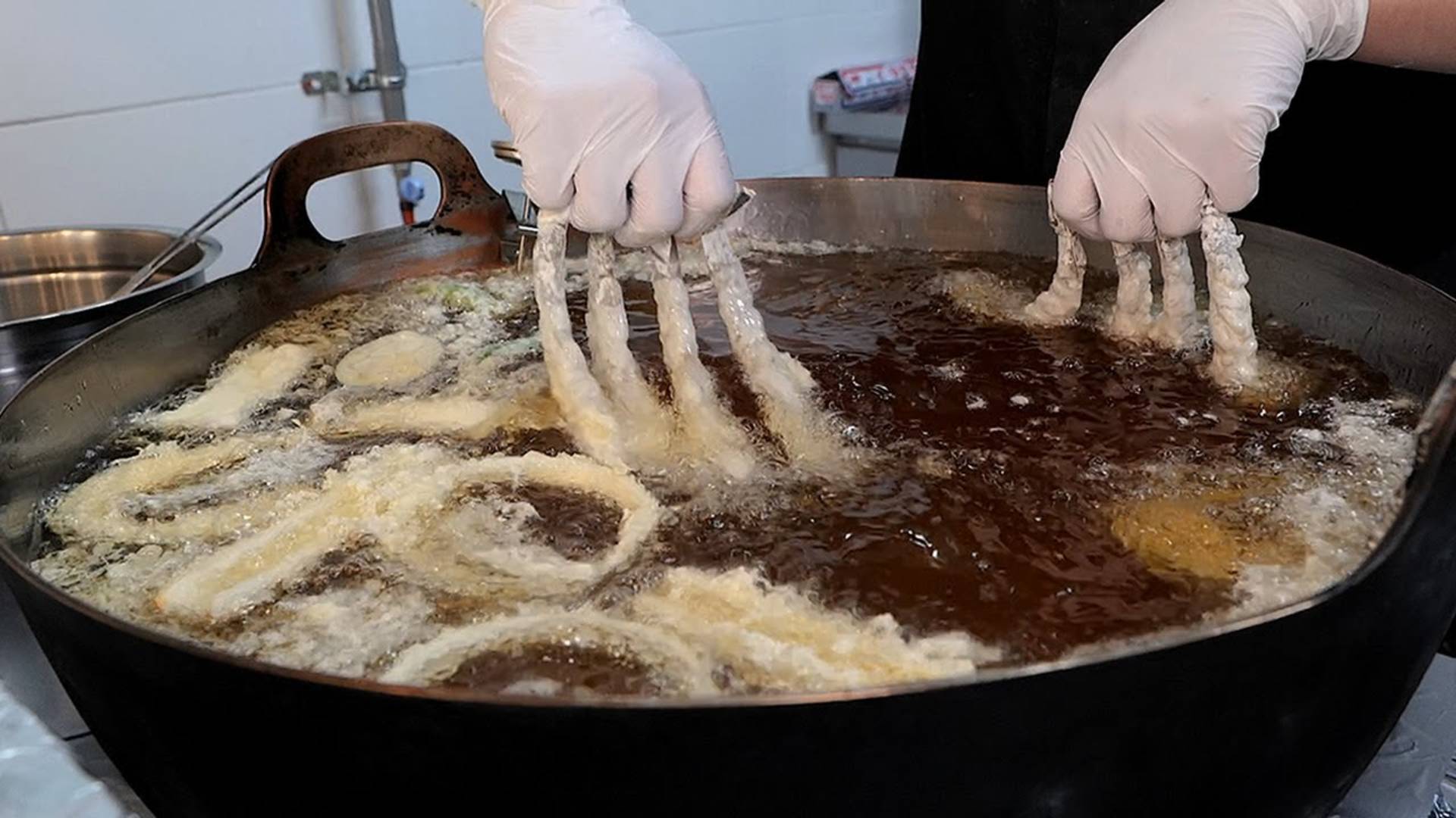 Жареные блюда в японском стиле, темпура, рис, миска, тендон, японский ресторан в Корее смотреть онлайн