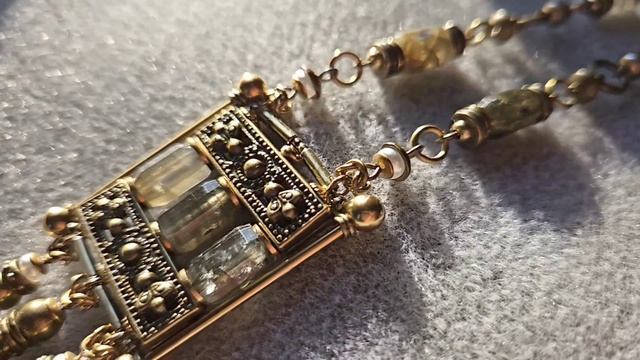 Лабрадор-бронза-латунь - ролик для ЯМ смотреть онлайн