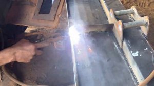 Изготовление переднего отвала трактора. Пакистан