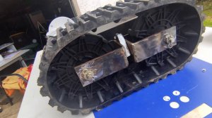 Проект самодельной газонокосилки с дистанционным управлением. Часть 2 — Гусеничный привод.