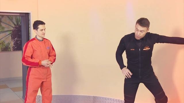 Полет в аэротрубе | Активный день смотреть онлайн