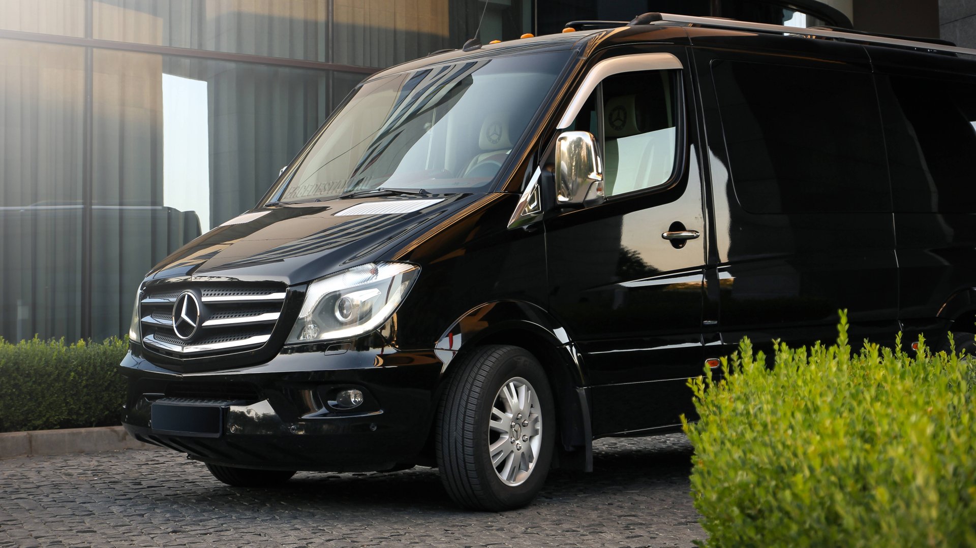 Минивэн VIP Mercedes Sprinter 8 мест смотреть онлайн