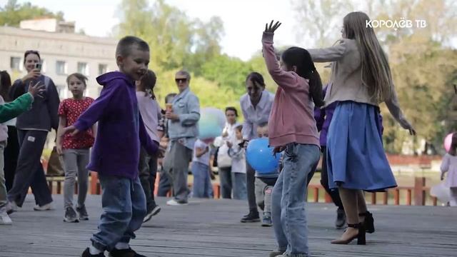 День города: праздничные торжества развернулись в микрорайонах Юбилейный и Текстильщик смотреть онлайн