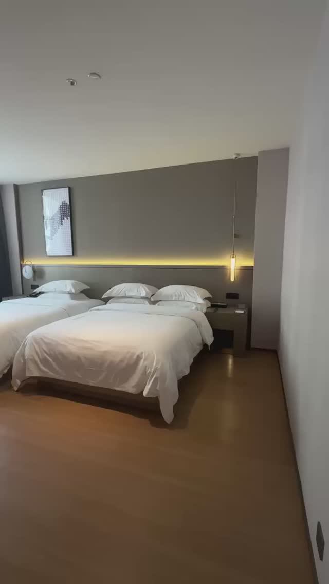 Видеообзор гостиницы Лаванда, г ХэйХэ, Семейный номер