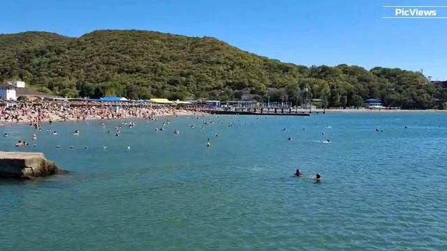 ГЕЛЕНДЖИК Архипо-Осиповка Центральный пляж сегодня 15 сентября 2025. Погода в Геленджике сейчас смотреть онлайн