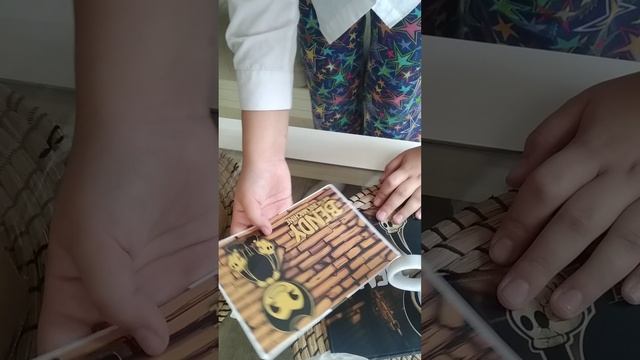 Распаковка Бенди✒️✒️✒️
Мой душераздирающий персонаж!!!😻😻😻😻😻😻😻😻😻😻