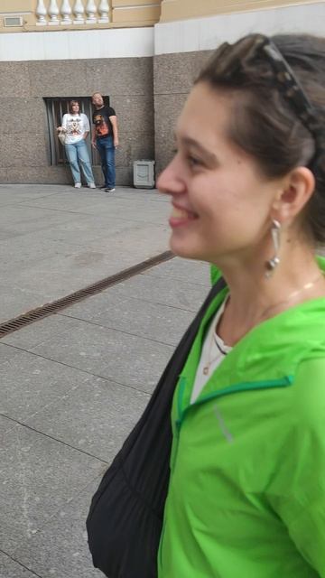 Француженка первый раз в Петербурге