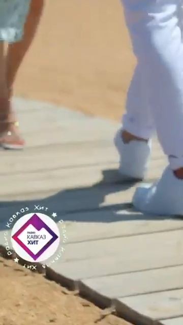 Антон и Альфия ─ Обещай смотреть онлайн