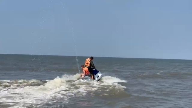 Почему стоит попробовать катание на водном мотоцикле в Голубицкой смотреть онлайн