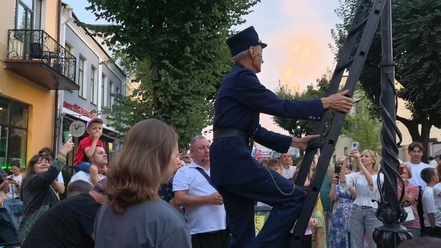 Фонарщик в Бресте