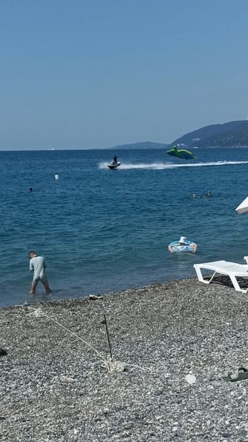 Аттракцион летающий птеродактиль. Гагра смотреть онлайн