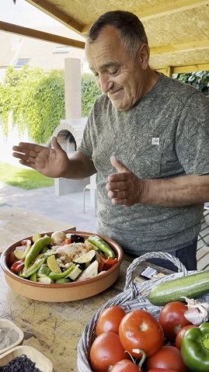 Курица с овощами в печке