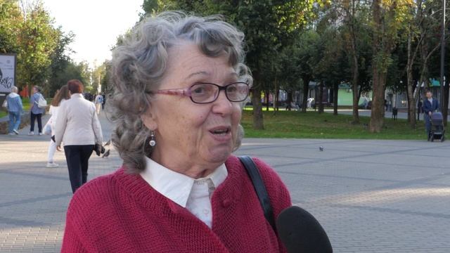 У кинотеатра «Современник» состоялось открытие новой городской площадки для отдыха и танцев смотреть онлайн