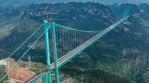 Самый высокий мост в мире построили в Китае