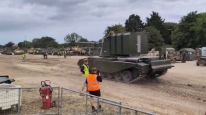 Показ танков музея Бовингтон (без перевода)