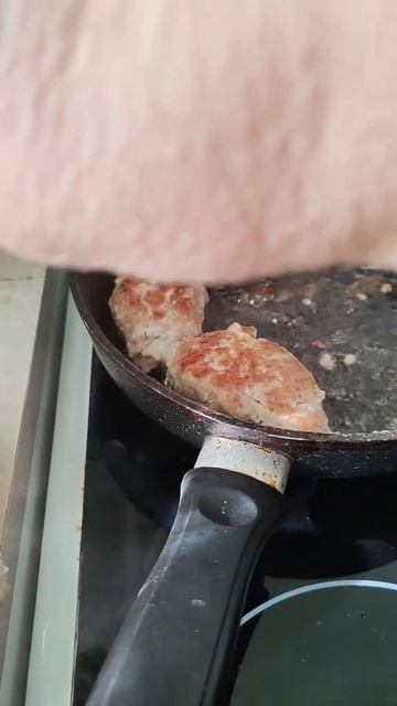 сжарила котлеты свиные