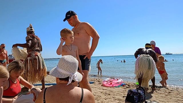 Вот так развлекают нас африканцы.