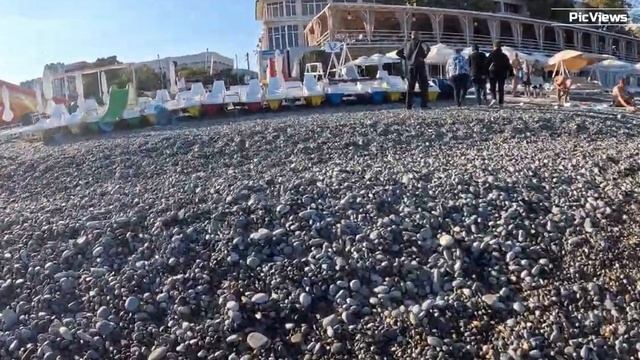 СОЧИ Лазаревское пляж Калипсо сегодня 15 сентября 2025. Море и погода сейчас в Лазаревском смотреть онлайн