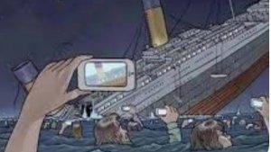 БРЫЗГИ ШАМПАНСКОГО НА ВЕРХНЕЙ ПАЛУБЕ ТИТАНИКА. В.Котов и Максим Шевцов.