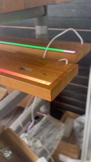 Полки из дуба с подсветкой RGB смотреть онлайн