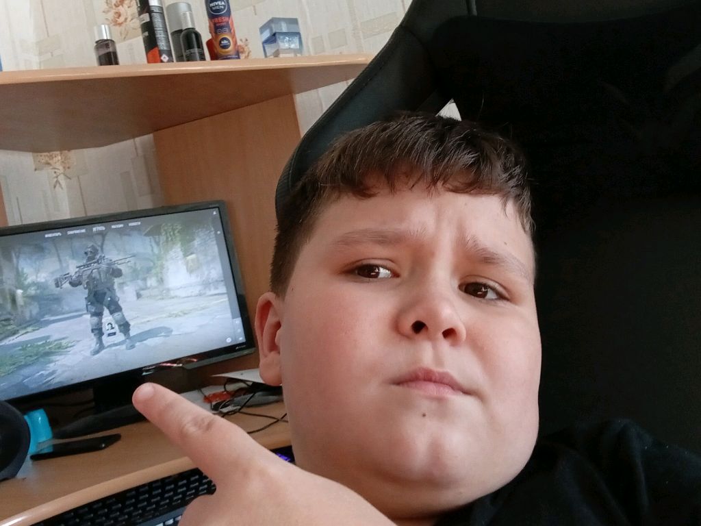 играю в CS2 также в тренеровку смотреть онлайн