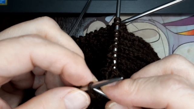 Вяжу мужскую шапку с отворотом