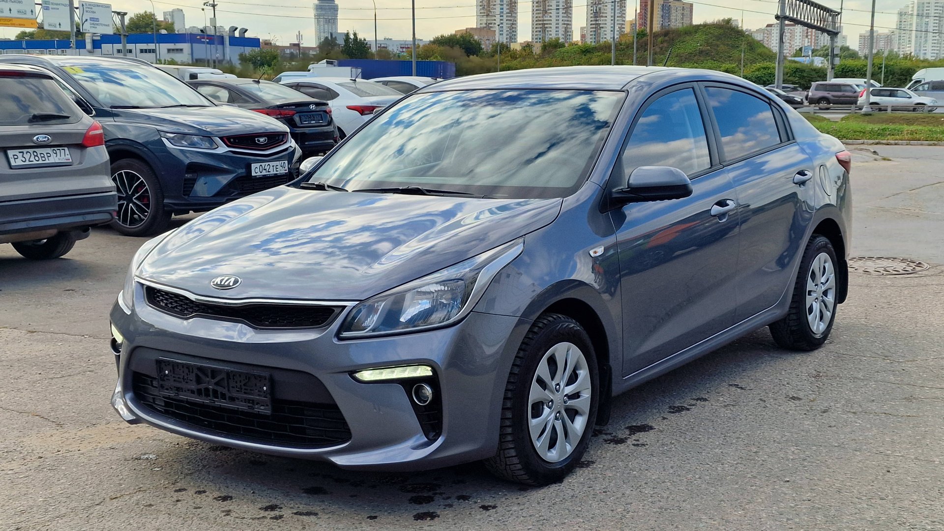 Kia Rio (2019) смотреть онлайн