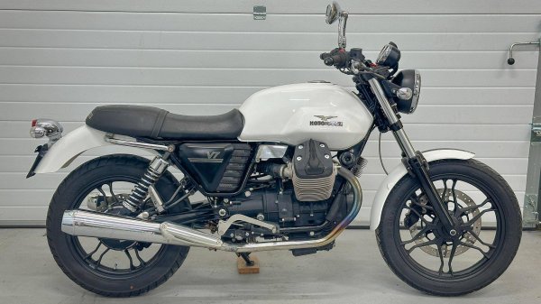 Moto Guzzi V7 - ZGULWJB01DM200086