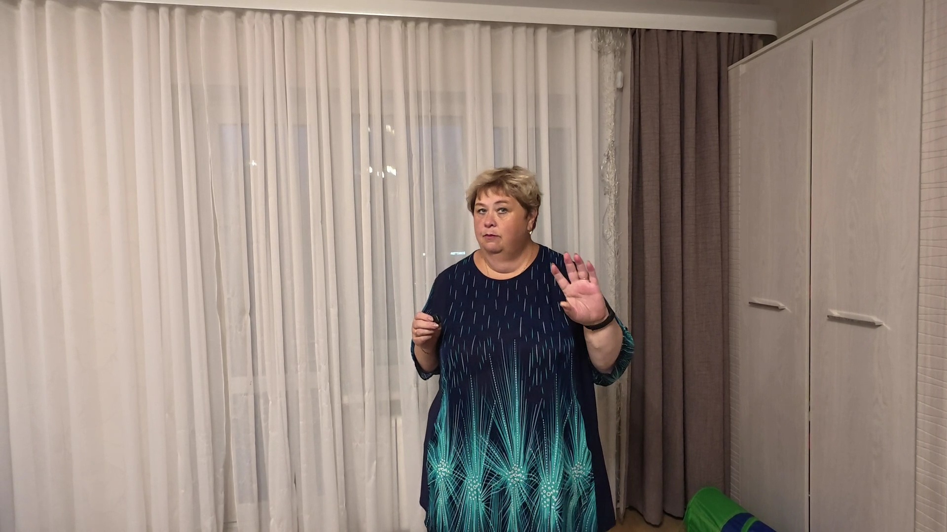 Сафар погорячился набрал много фруктов.Заказала себе обновки. смотреть онлайн