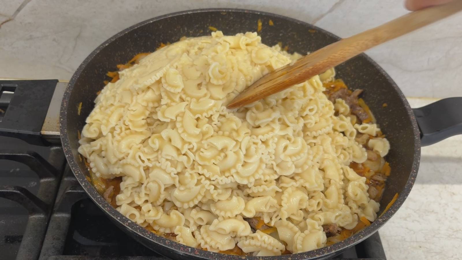 Бюджетный ужин за 30 минут. Как накормить большую семью, когда в кошельке не густо смотреть онлайн