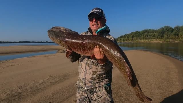 Дикие поклевки!Вот это щуки! Недельная экспедиция на Север смотреть онлайн