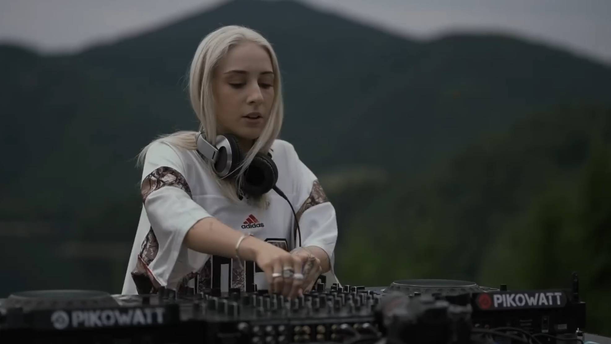 BELLE - Live Dj Set ｜ Progressive House & Melodic Techno DJ Mix ｜ 4K смотреть онлайн