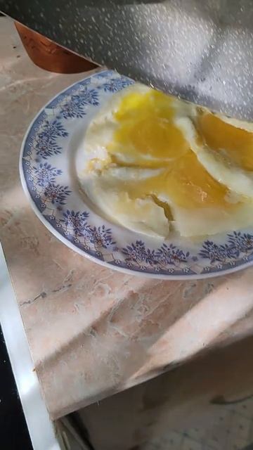 глазунья на завтрак