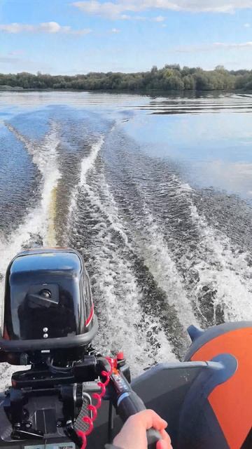 HDX 9.8: быстрый выход на глиссер смотреть онлайн