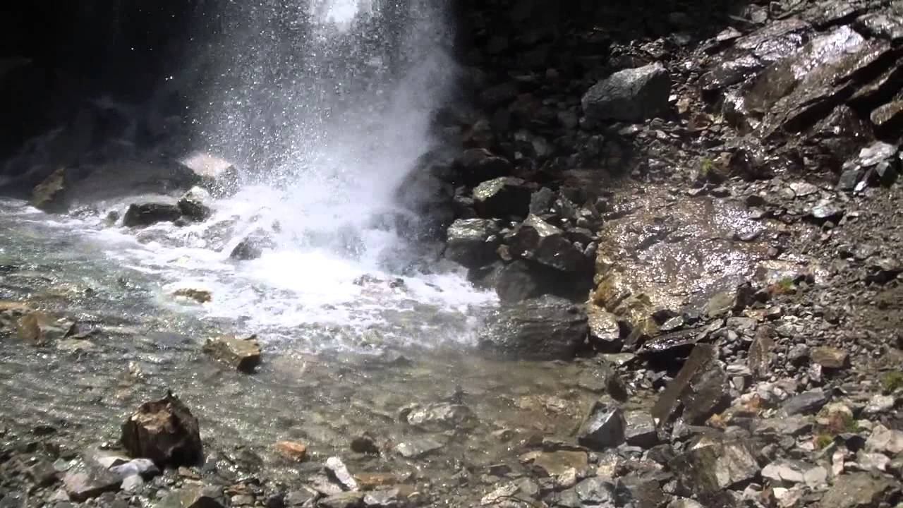 Водопад по дороге на Софийские озера