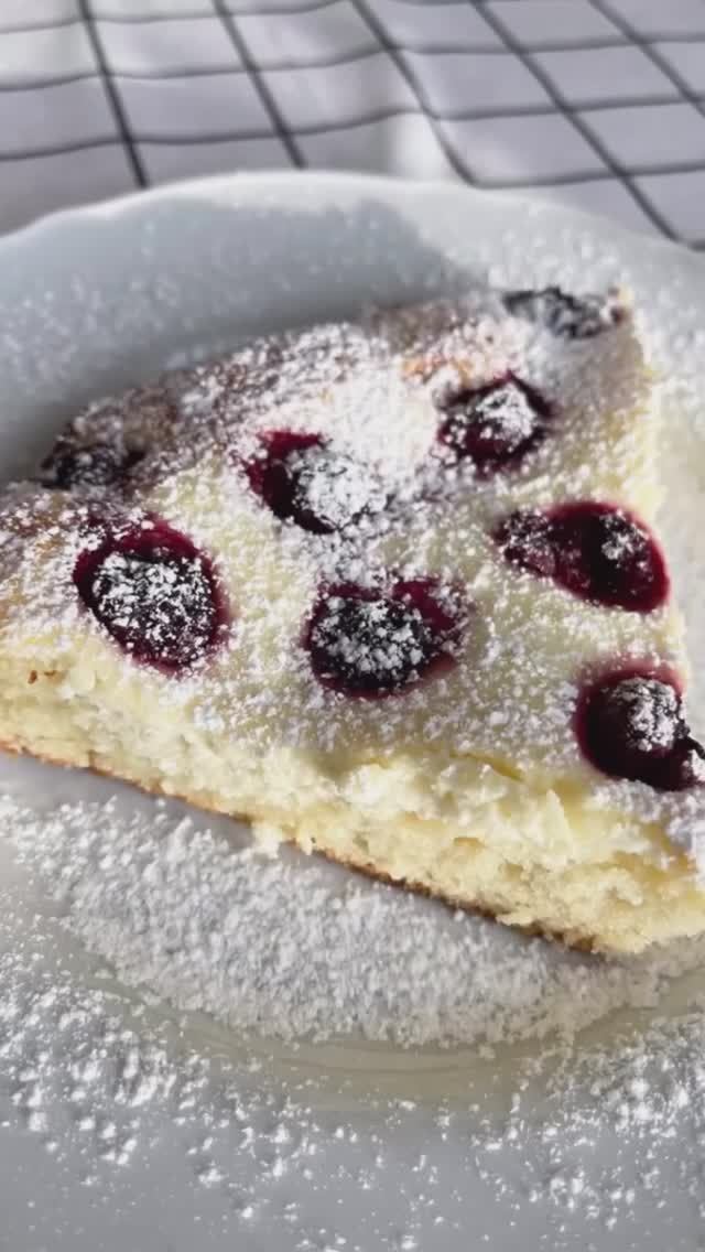 Творожный пирог с вишней