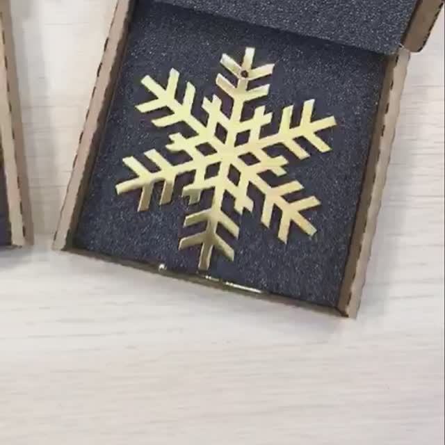 Напыление нитрида титана золотого цвета на декор | АЦИА