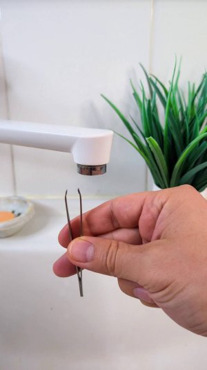 Умный сантехник поделился хитростью! Как легко и быстро открутить аэратор?