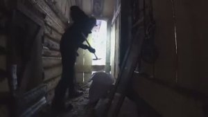 ИДУ ОДИН В ТАËЖНУЮ ИЗБУ ПОСЛЕ МЕТЕЛИ. ДОДЕЛЫВАЮ ВЕРАНДУ. ТОПЛЮ И ГРЕЮ ЗИМОВЬË.