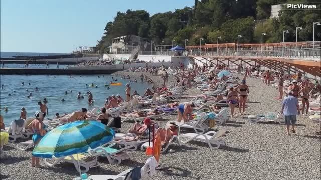 Крым Мисхор сегодня 10 сентября 2025. Обстановка на пляже Русалка, какая погода сейчас, море смотреть онлайн