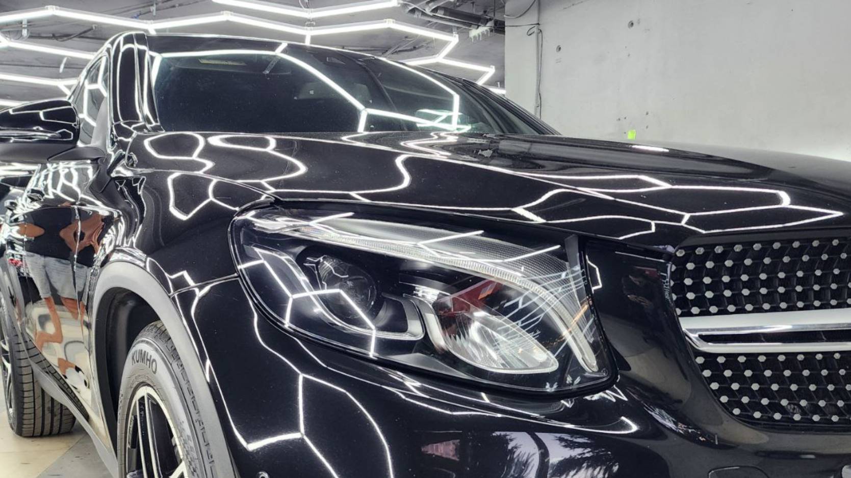 Mercedes Benz GLC — полировка кузова и нанесение керамики смотреть онлайн