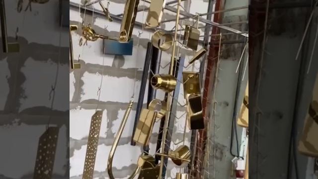 Напыление нитрида титана золотого цвета на элементы сантехники | АЦИА