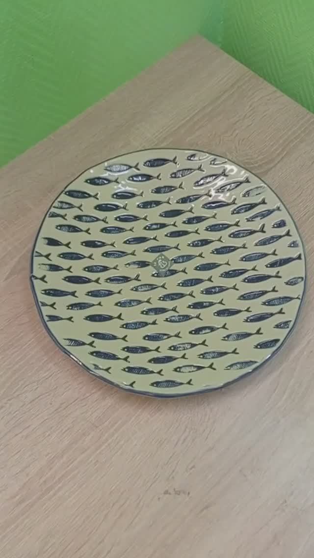 Тарелка Талассиос D=29см мелкая Le CoQ Thalassios с узором - синими рыбками арт 1055671