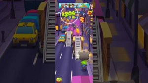 Говорящий Том бег за золотом